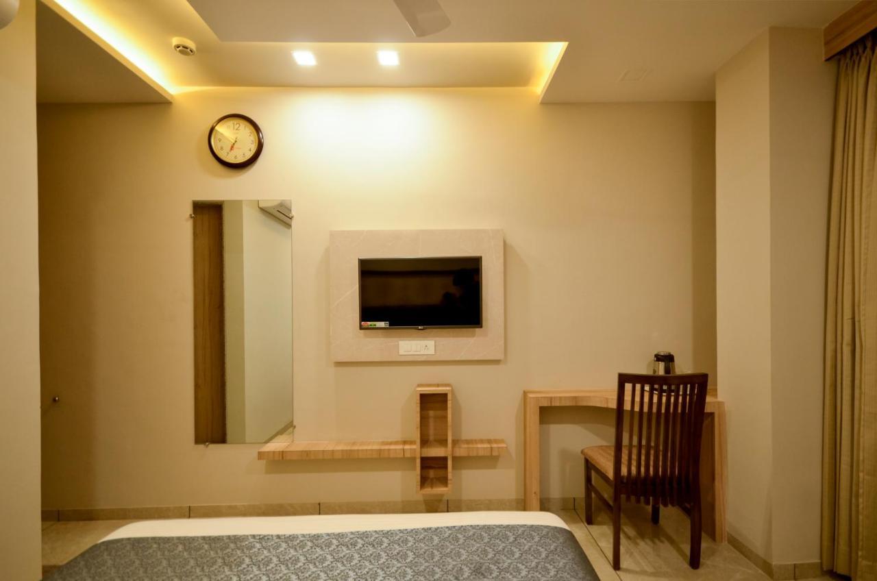 Hotel Repose Amhedabad Dış mekan fotoğraf