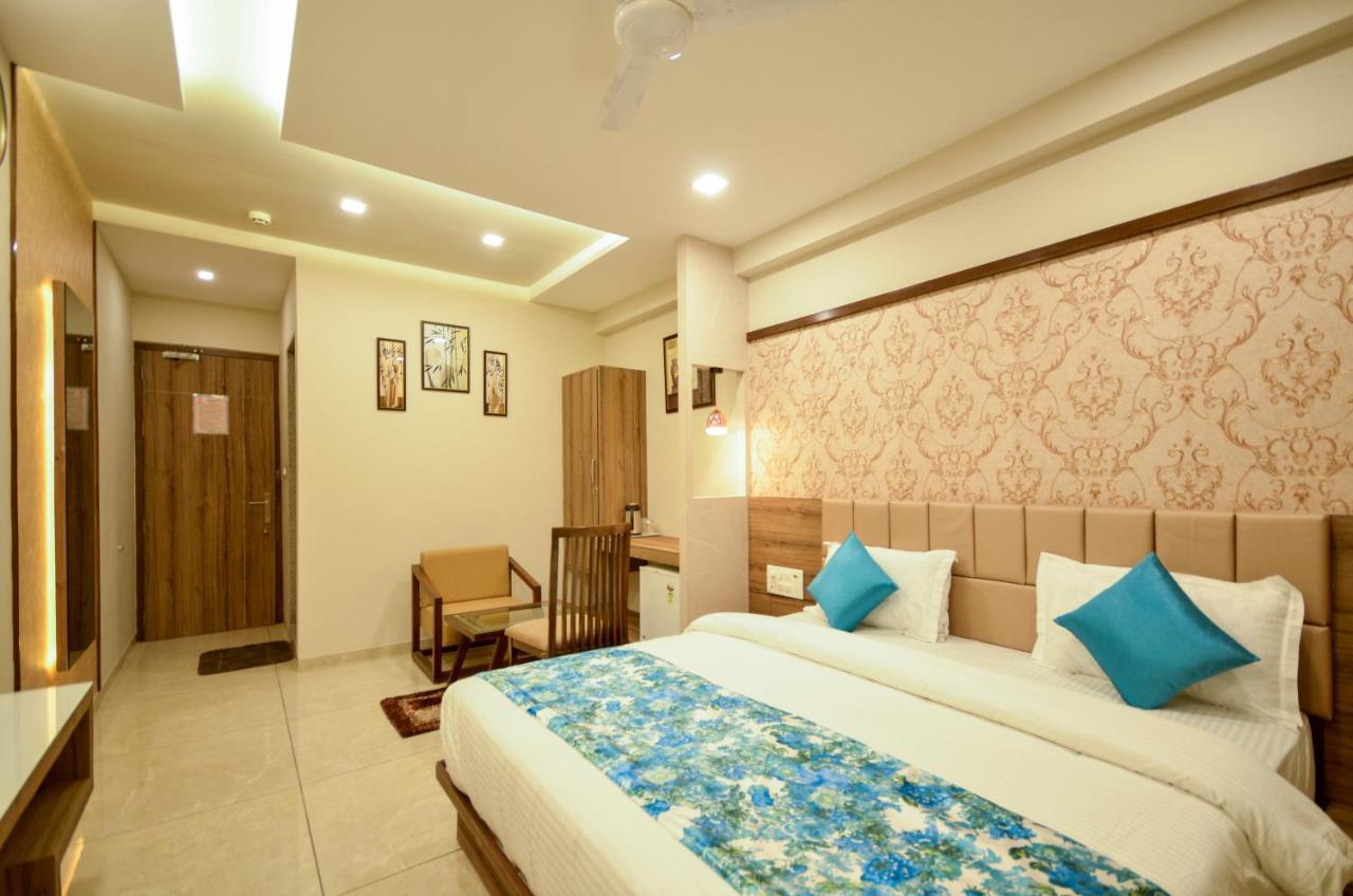 Hotel Repose Amhedabad Dış mekan fotoğraf